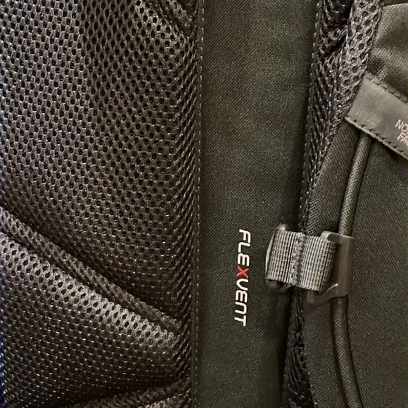 The North Face Jester Backpack 15'' Laptop School book Bag new - Picture 11 of 16